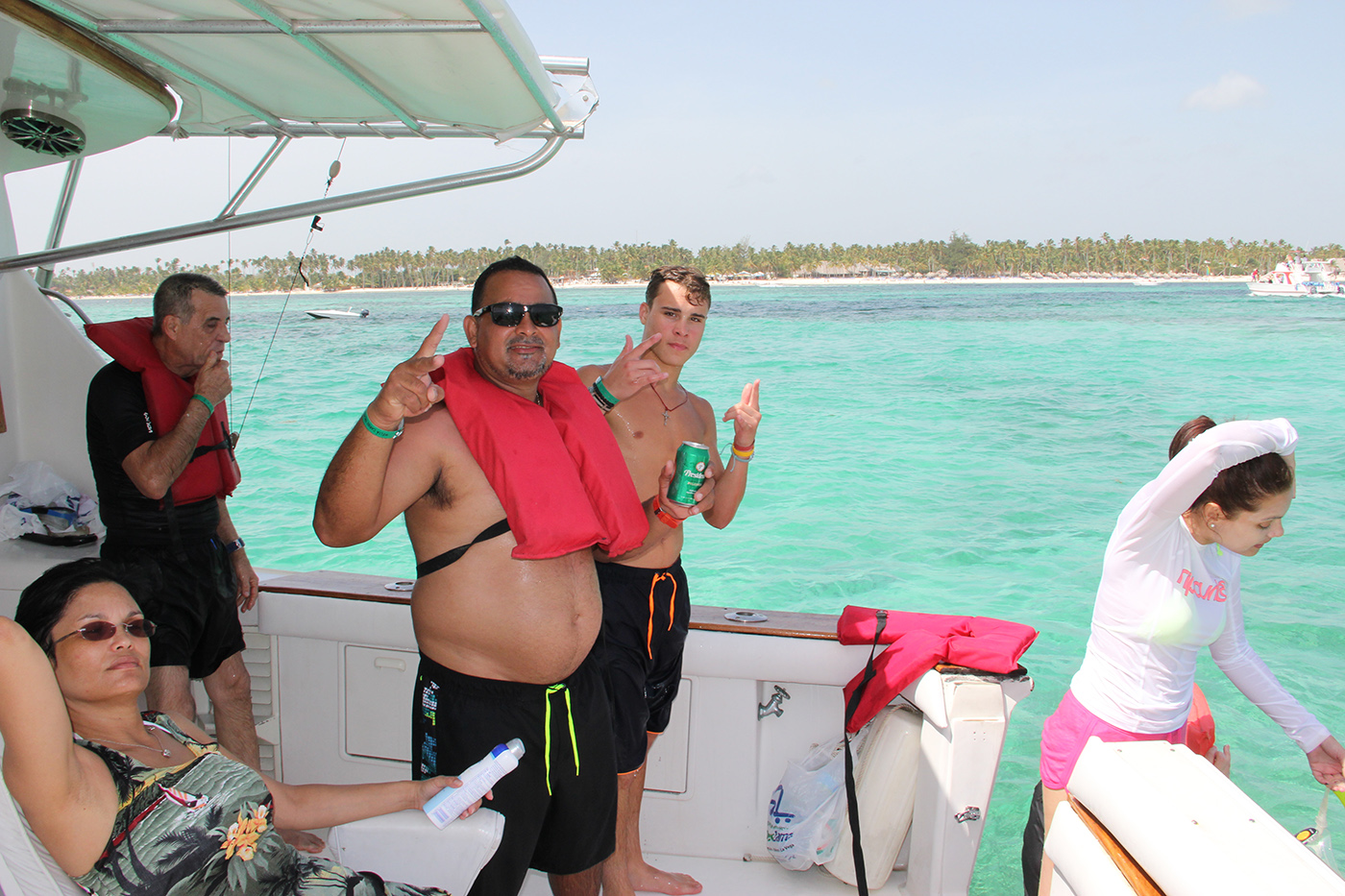 Family snorkeling tour